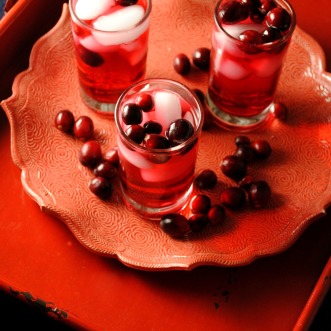 sparkling-cranberry-tea-cocktail-VianneyRodriguez-cookinglight