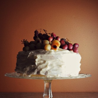 roasted-grape-champagne-cake-VianneyRodriguez-sweetlifebake