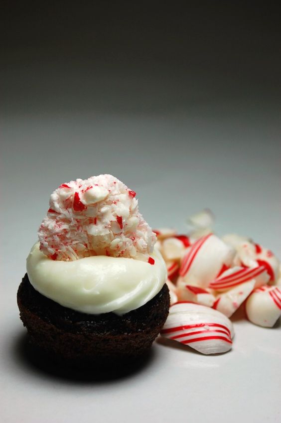 sweetlifebake_mini chocolate cupcakes with peppermint frosting