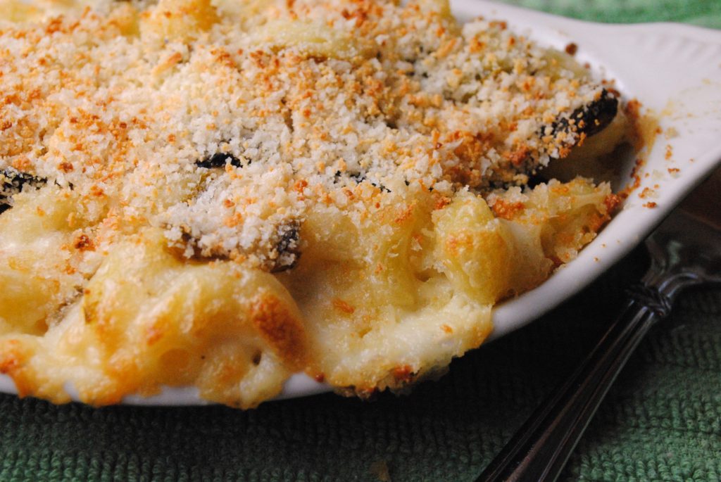 Mac and Texas Cheeses with Roasted Chiles - Sweet Life