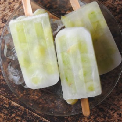 Paletas de Pepino y Uva