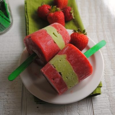 Paletas de Fresa y Aguacate