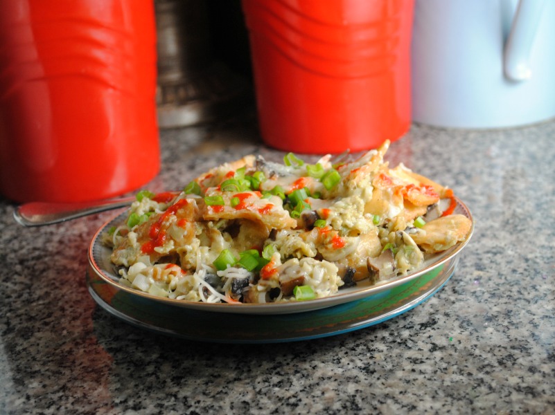 Migas with mushrooms and leeks