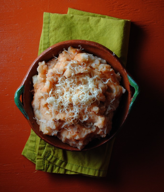 Puré de Papas con Chipotle y Queso Cheddar