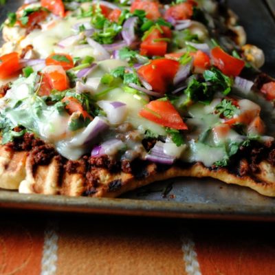 Grilled Mexican Pizza – Pizza a la Parrilla Mexicana
