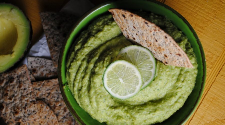 Avocado Hummus – Humus de Aguacate recipe from sweetlifebake.com