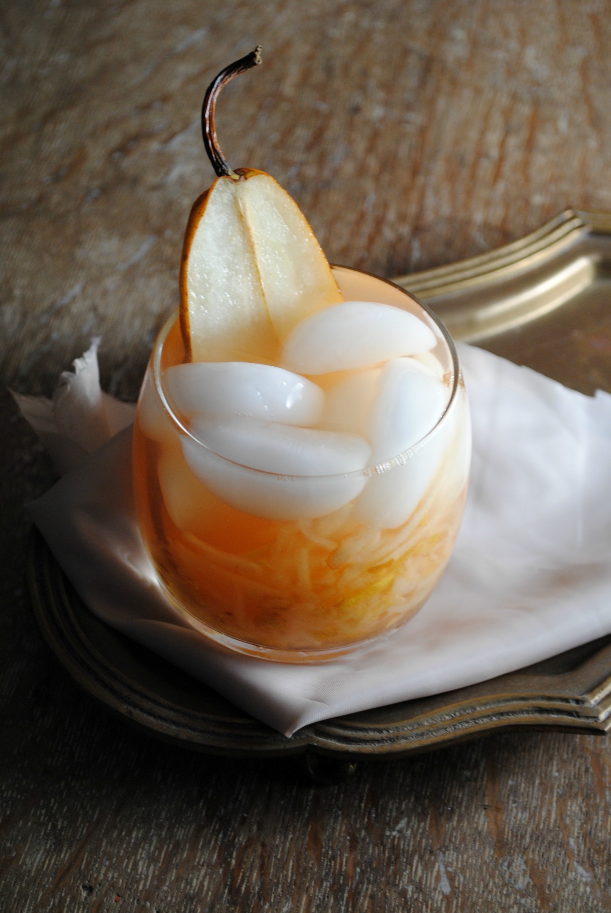 fresh-pear-cocktail-VianneyRodriguez