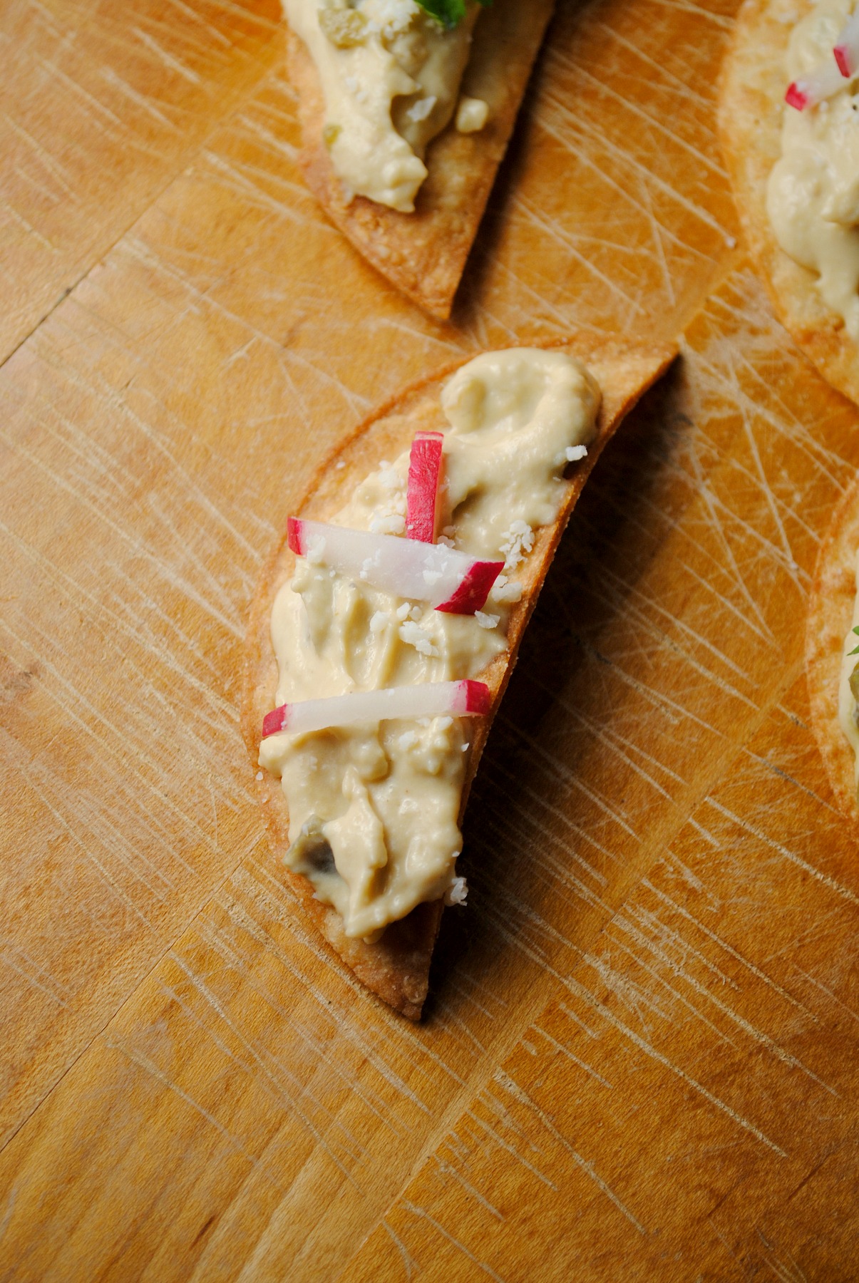 tostada-bites-sabra-hummus-VianneyRodriguez