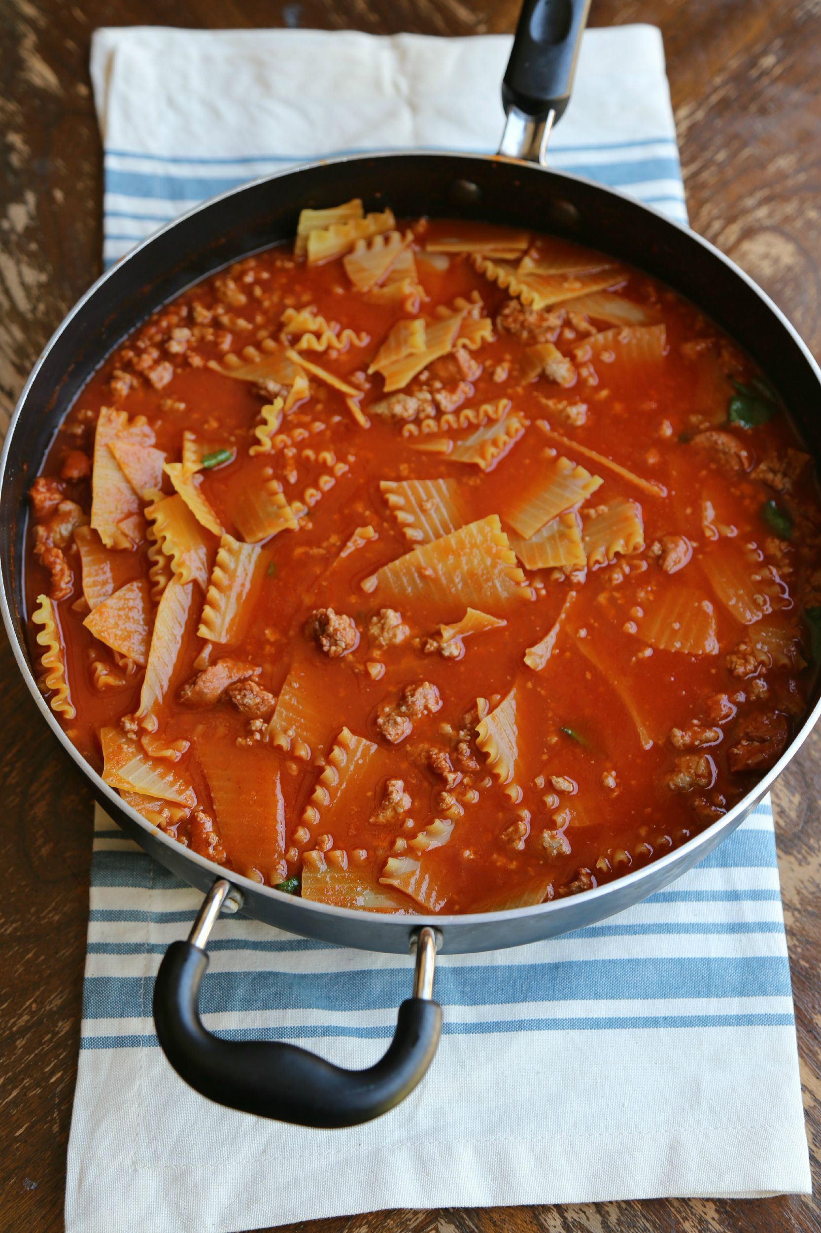 easy-skillet-lasagna-VianneyRodriguez-sweetlifebake