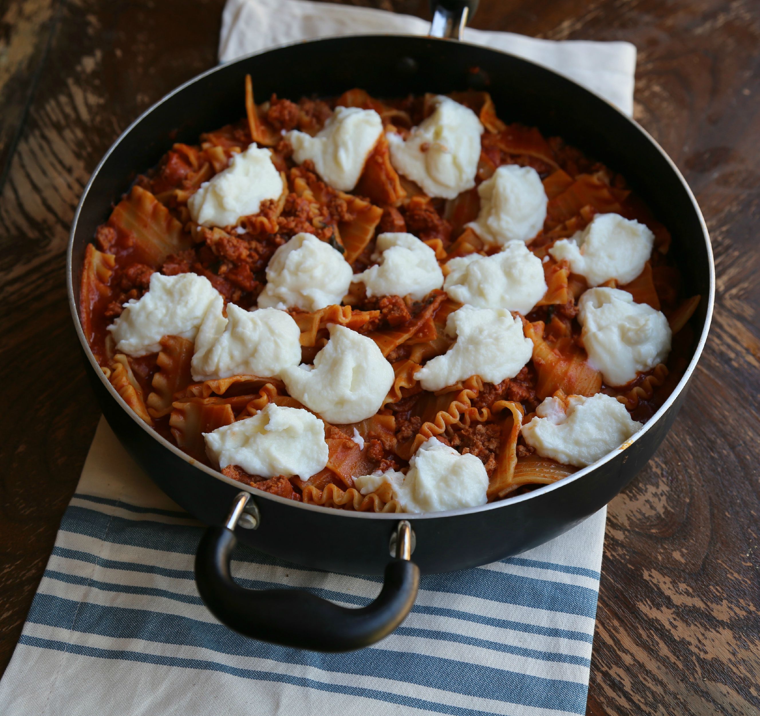 quick-skillet-lasagna-VianneyRodriguez-sweetlifebake