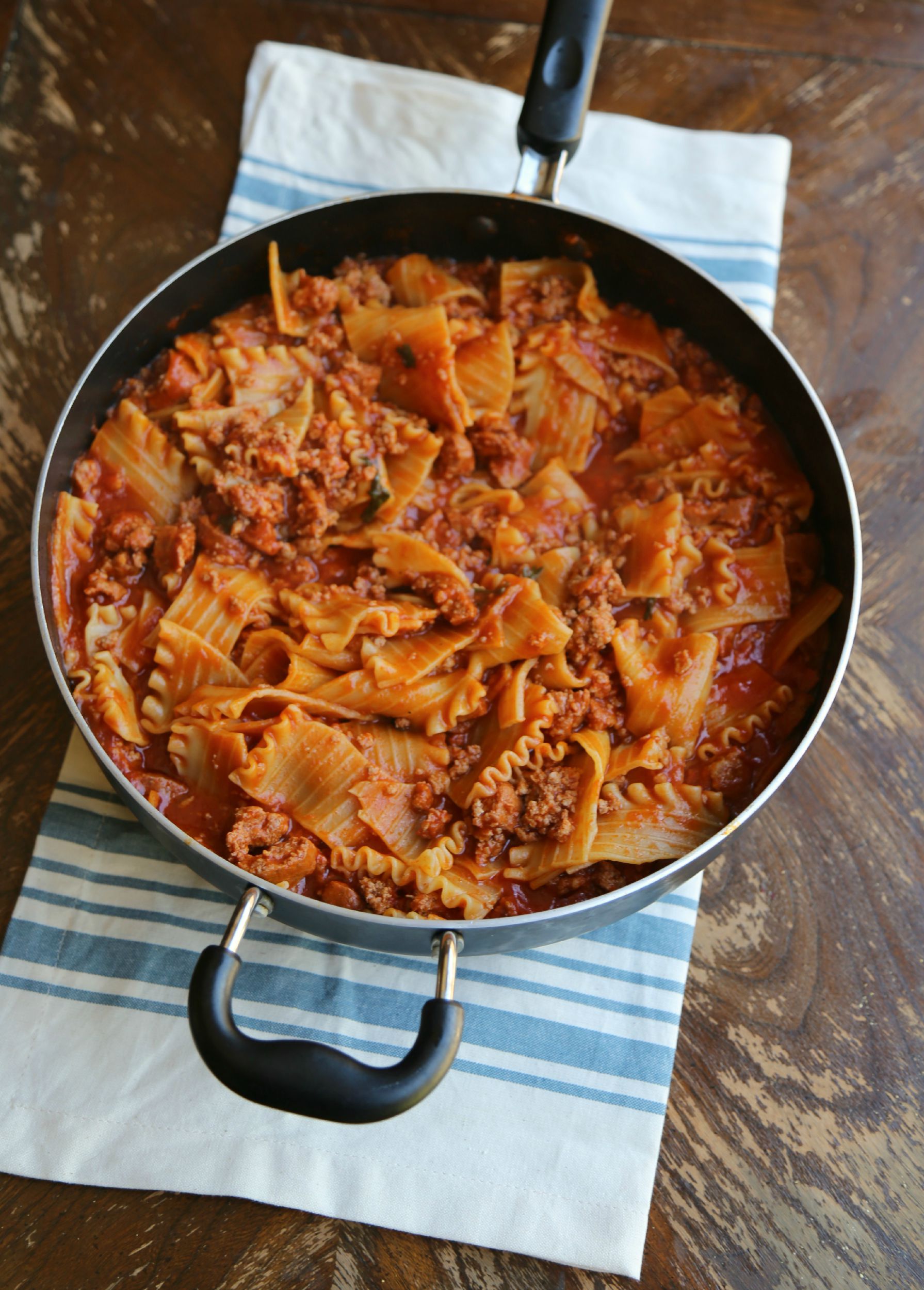 skillet-lasagna-VianneyRodriguez-sweetlifebake