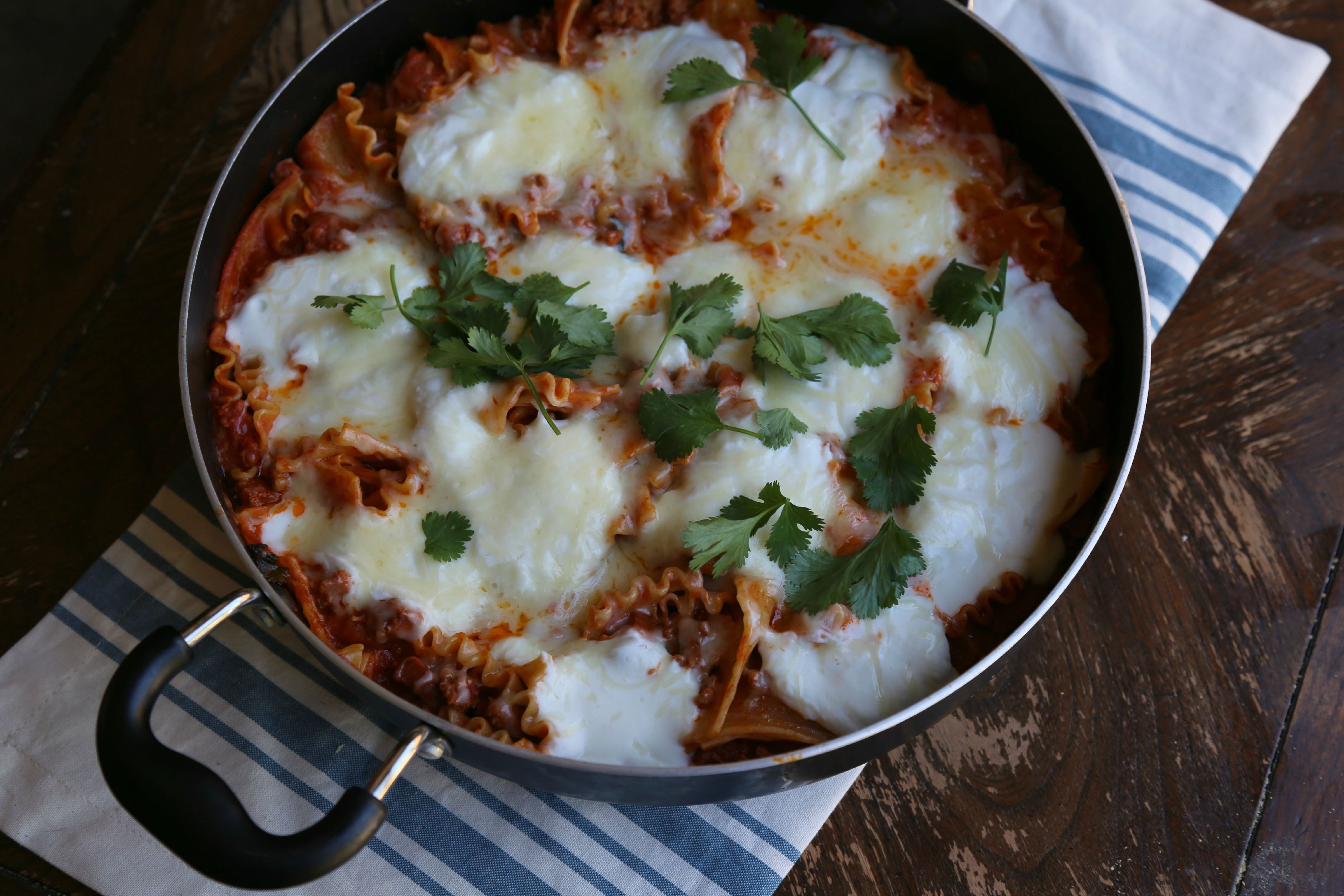 skillet-lasagna-turkey-chorizo-VianneyRodriguez-sweetlifebake