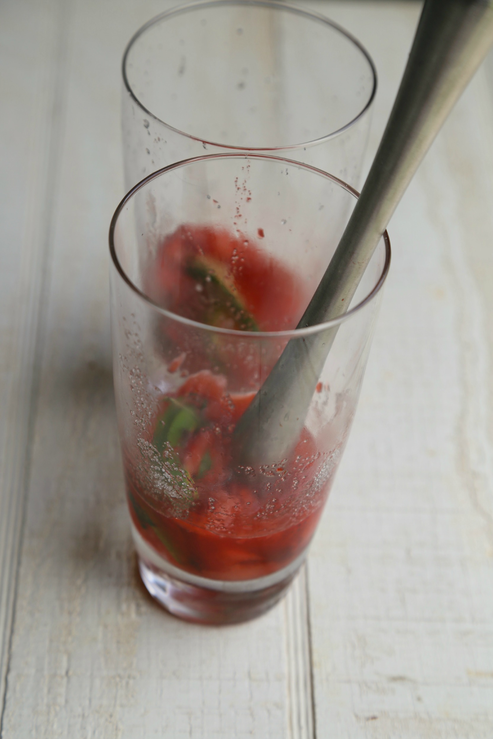 sparkling-strawberry-mojito-muddle-vianneyrodriguez-sweetlifebake