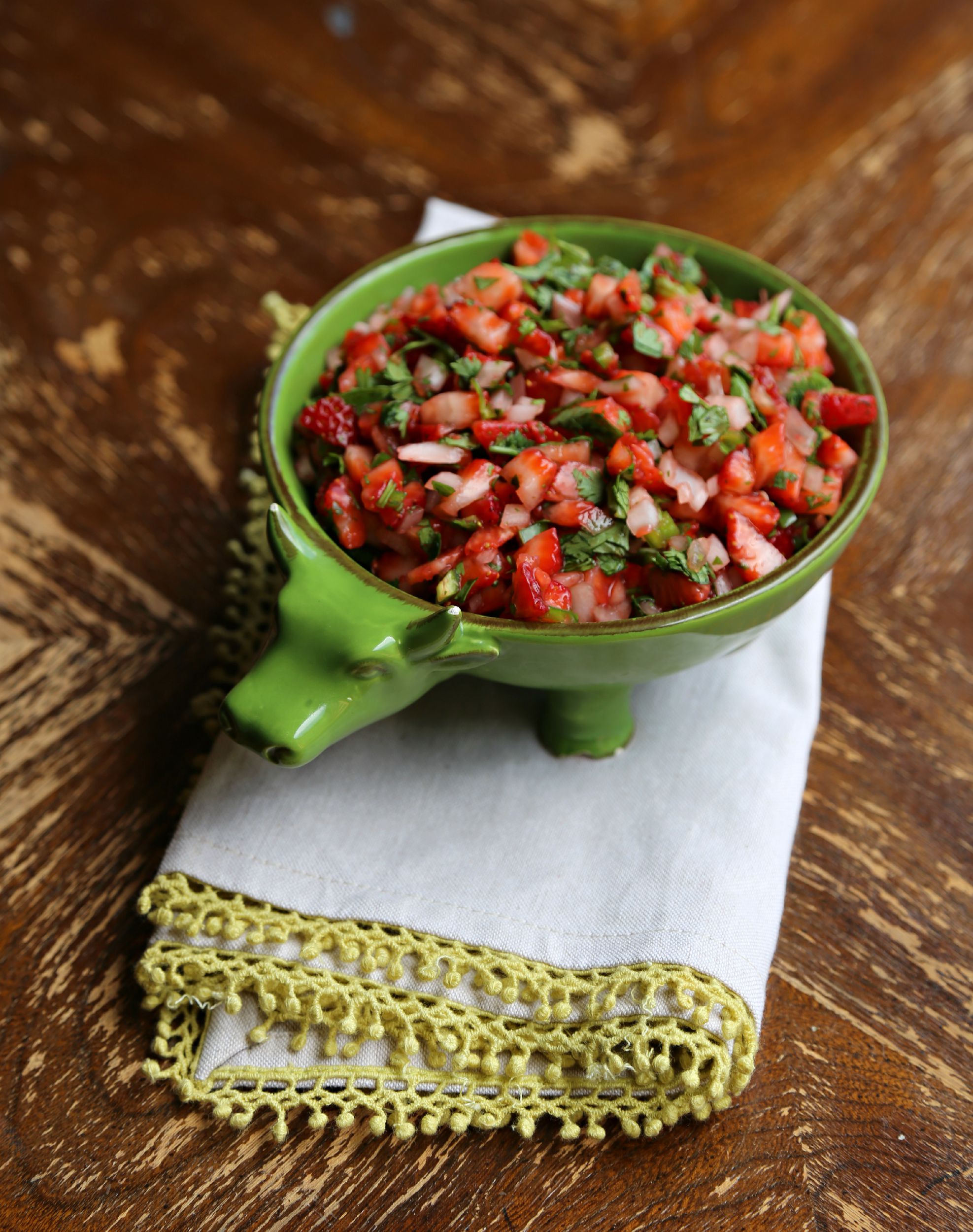 strawberry-salsa-vianneyrodriguez-sweetlifebake