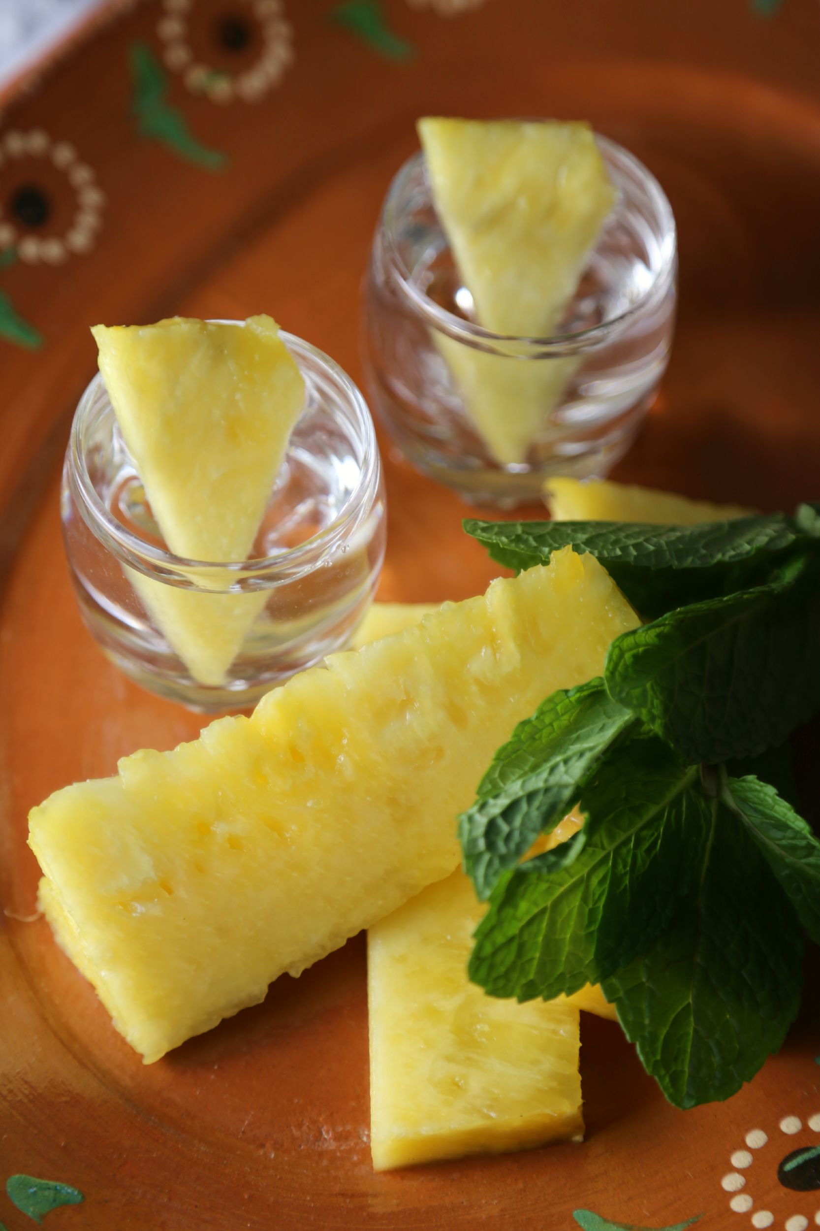 pineapple-infused-vodka-recipe-vianneyrodriguez-sweetlifebake