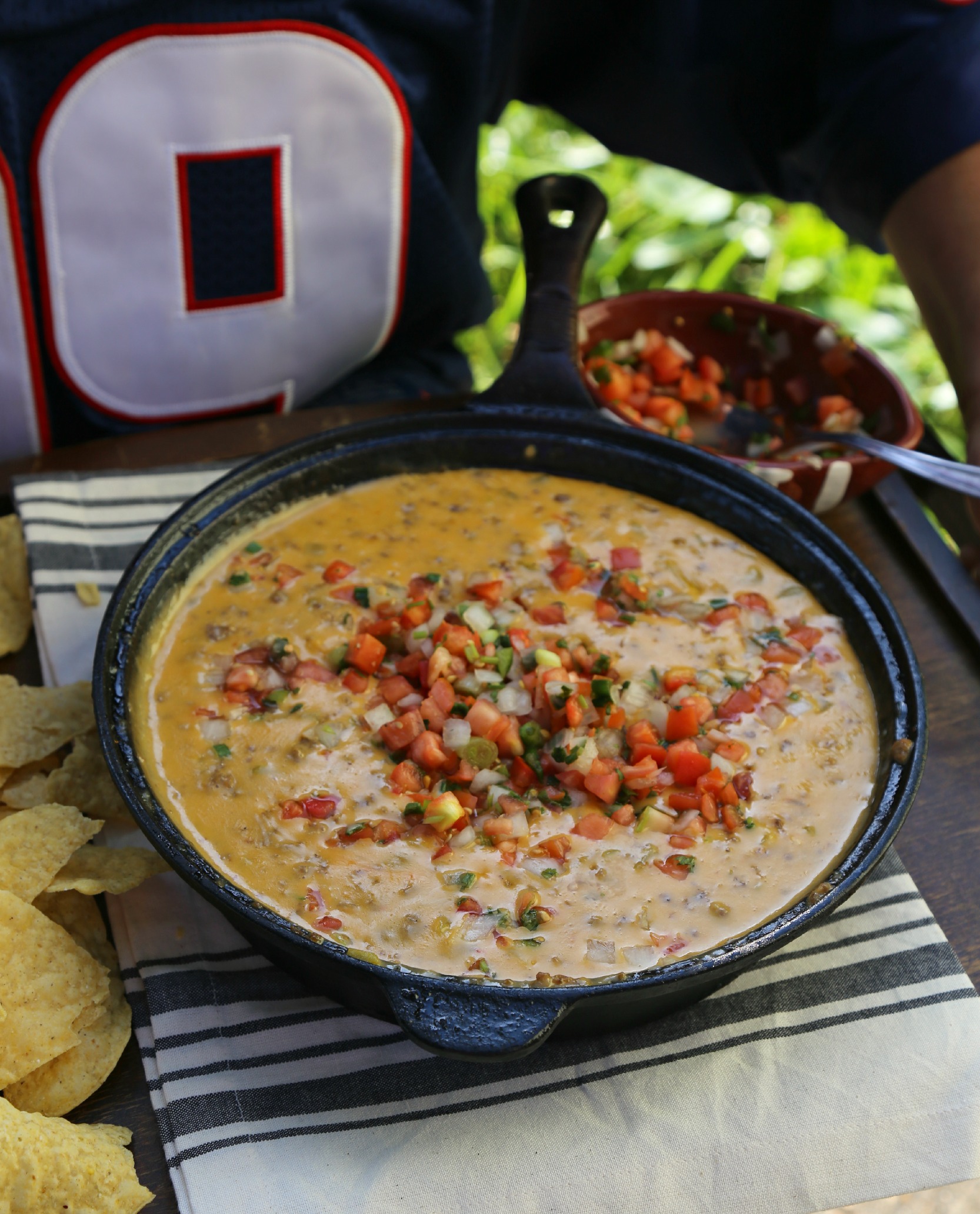 queso-green-chile-football-appetizers-vianneyrodriguez-sweetlifebake