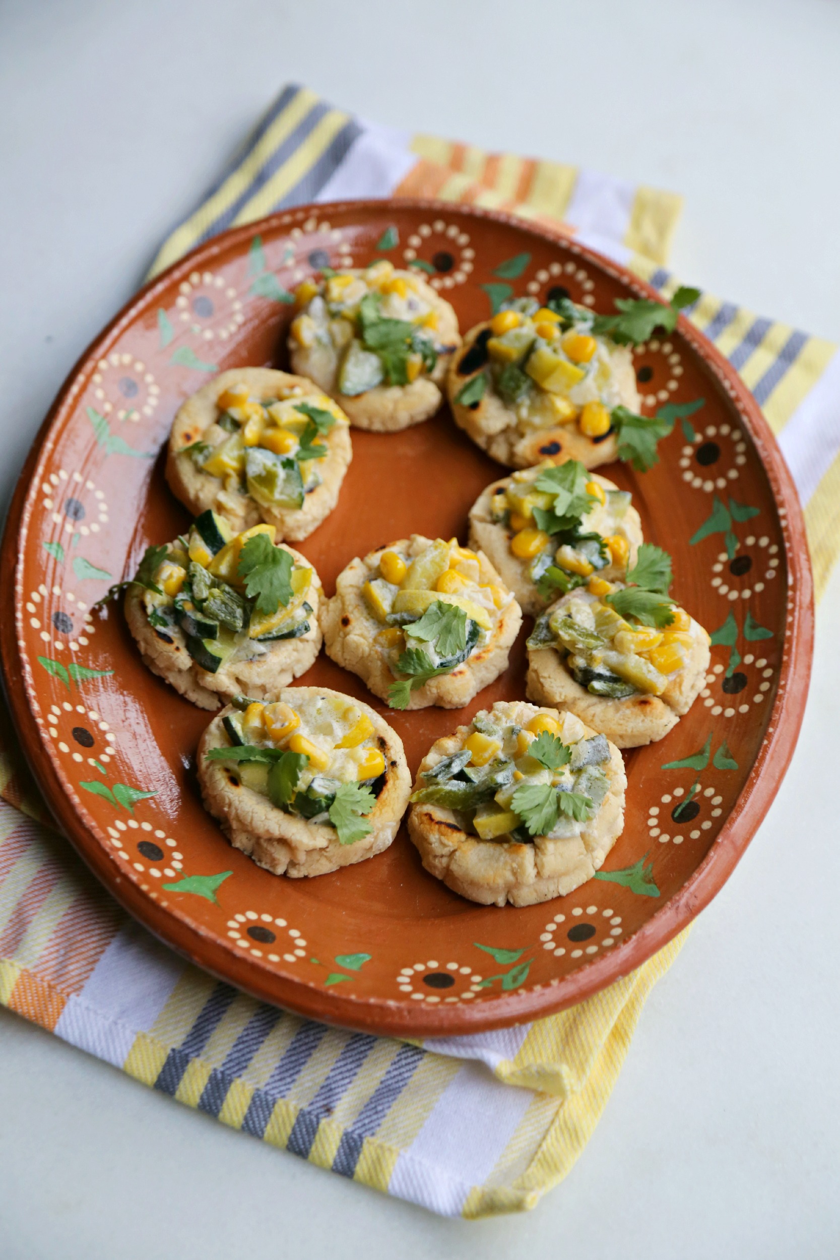 mini-sopes-topped-with-calabacitas-con-crema-vianneyrodriguez-sweetlifebake