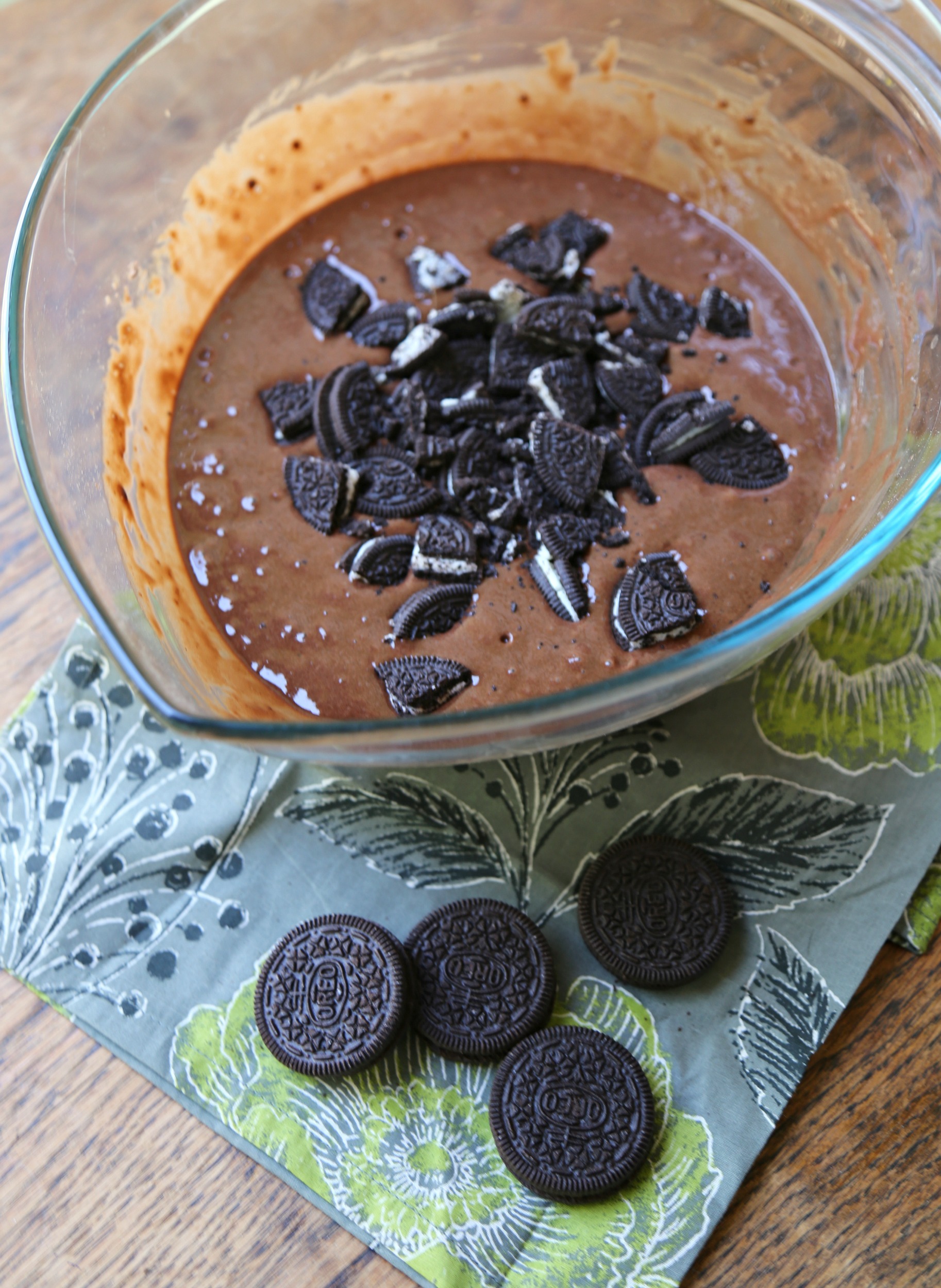 chocolate-oreo-churro-muffin-batter-vianneyrodriguez-sweetlifebake