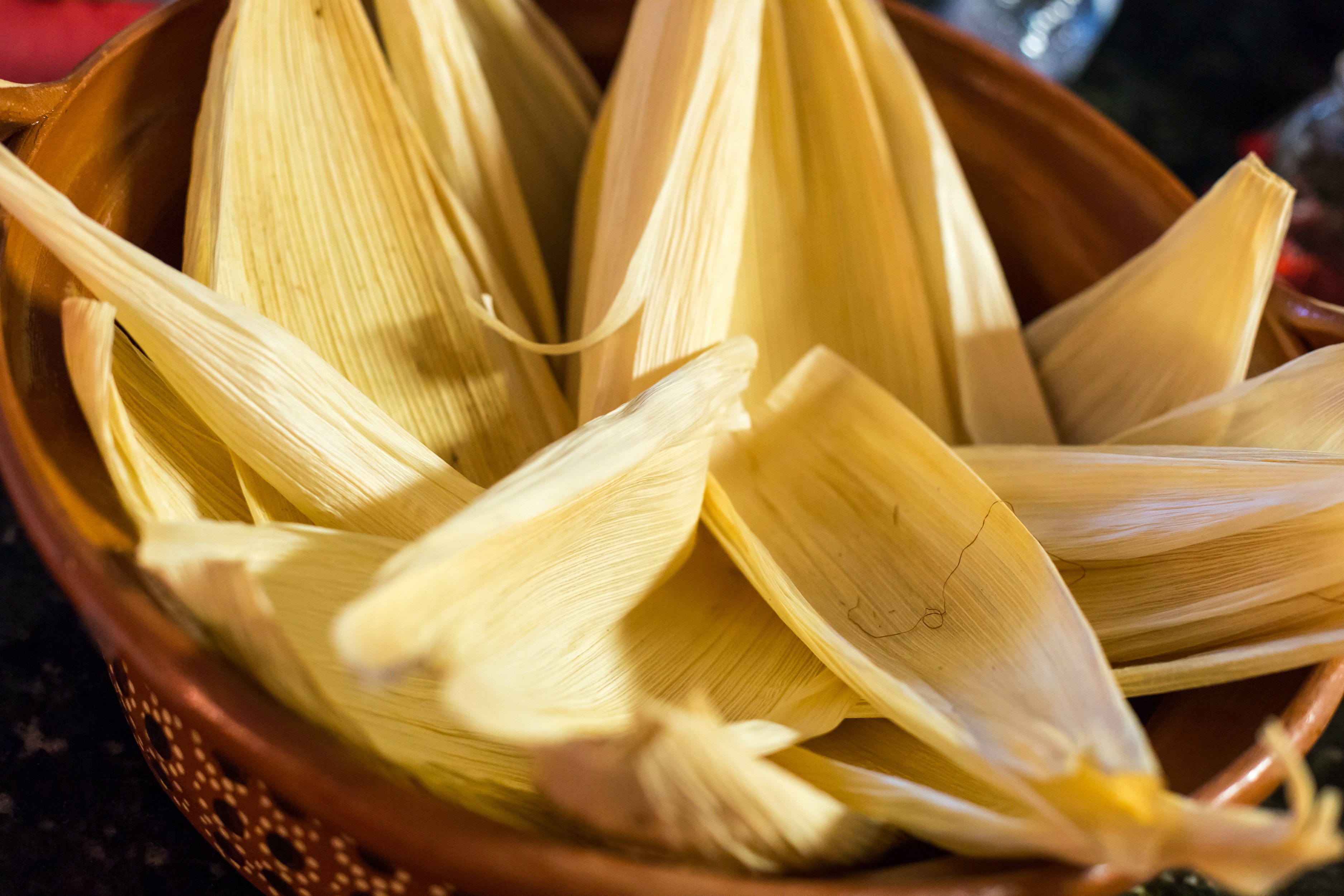 how to prepare corn husks for tamales