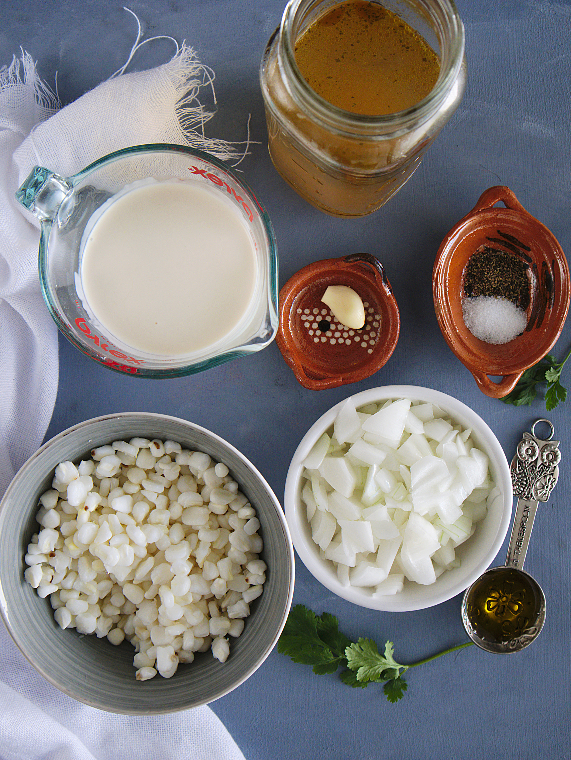 INGREDIENTS NEEDE TO MAKE HOMINY SOUP