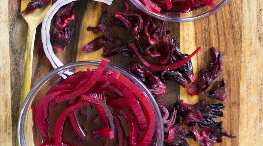 How to make hibiscus pickled onions