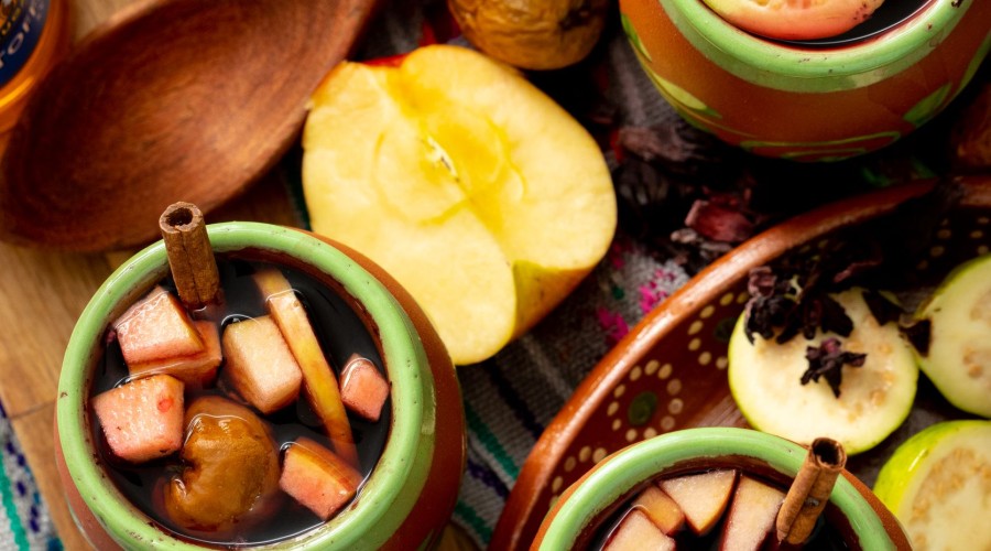 Hibiscus Ponche Navideño served in cute cups