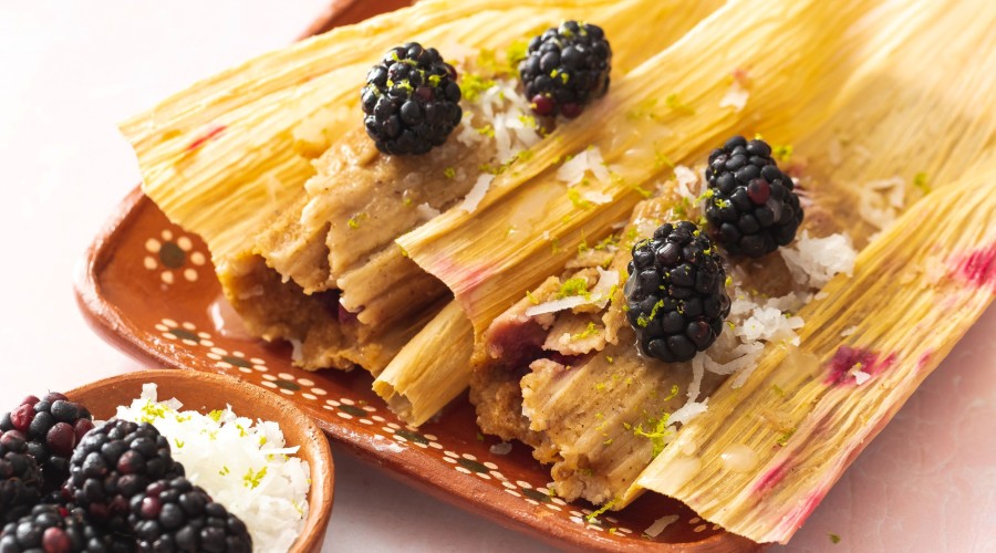 blackberry coconut sweet tamales