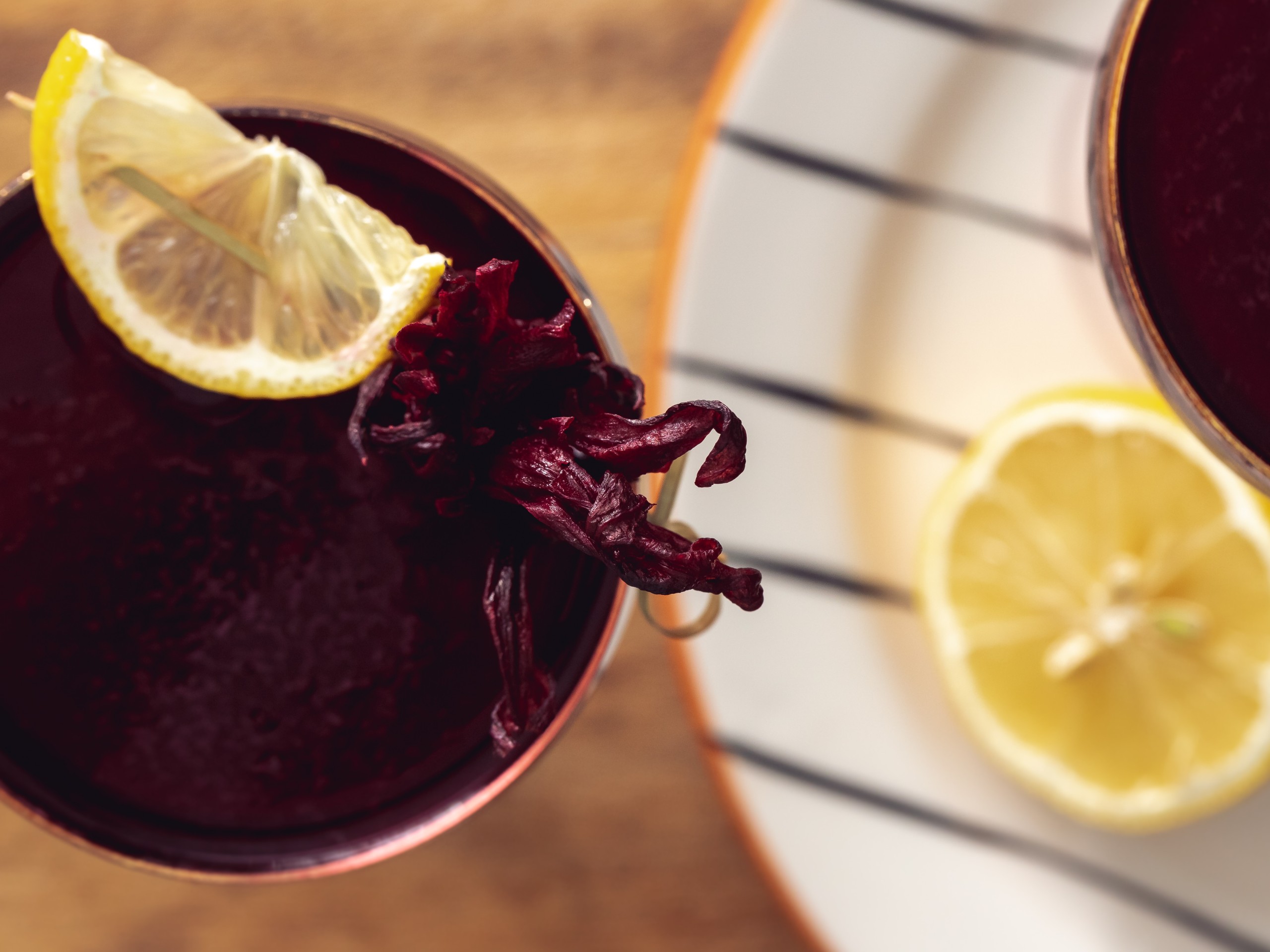 how to make a hibiscus French 75 cocktail
